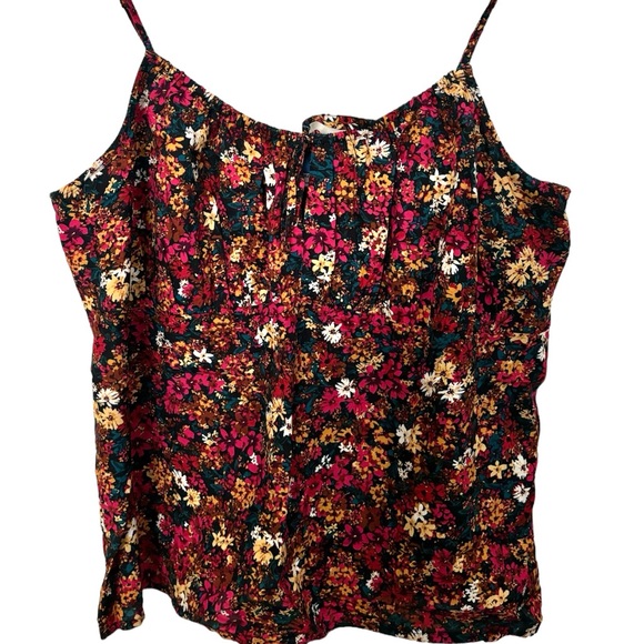 Old Navy Tops - 💥 Old Navy Floral Smocked Babydoll Cami